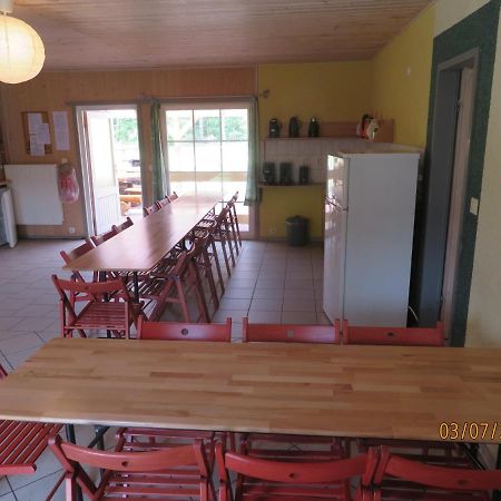 Gruppenbungalow-Waldhaus-Am Ferienpark 米罗 外观 照片