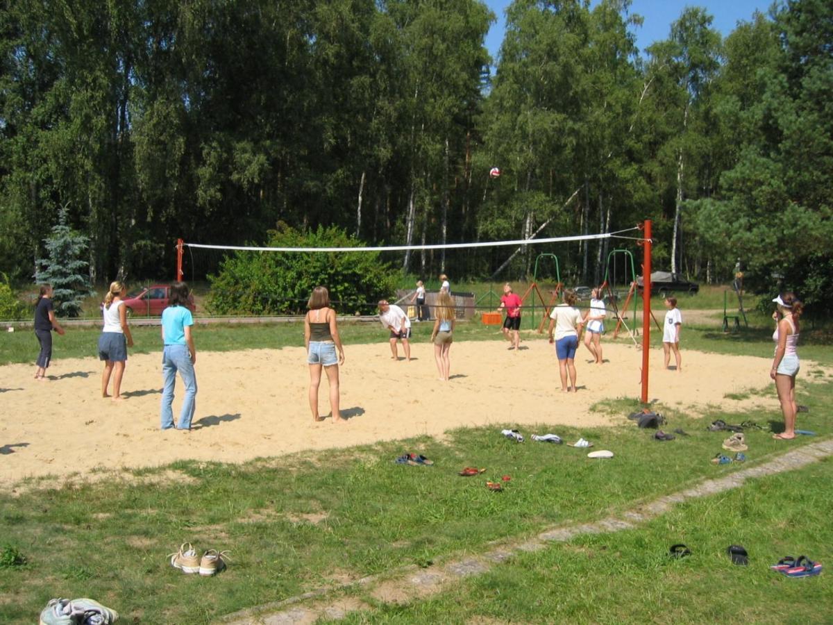 Gruppenbungalow-Waldhaus-Am Ferienpark 米罗 外观 照片