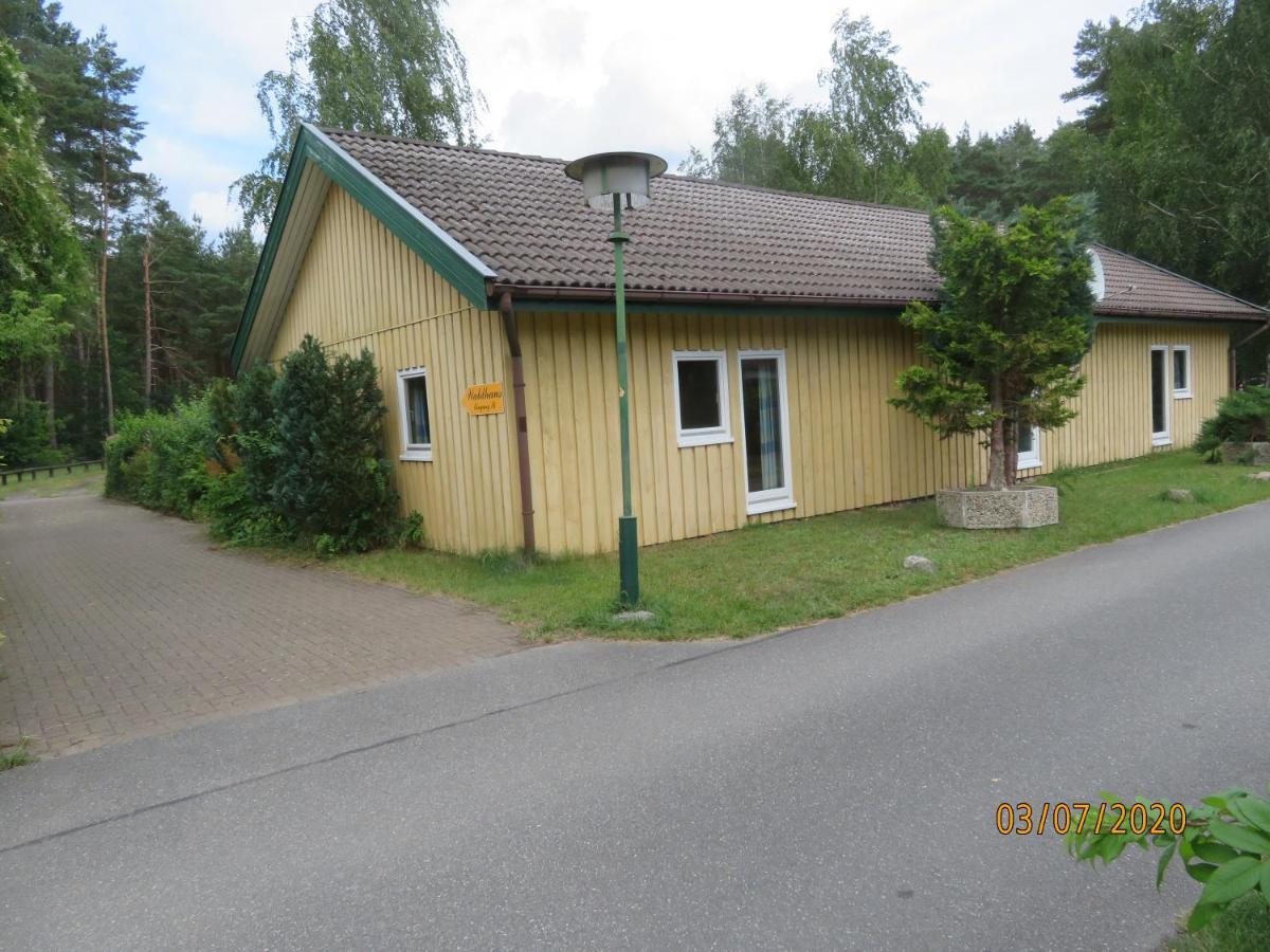 Gruppenbungalow-Waldhaus-Am Ferienpark 米罗 外观 照片