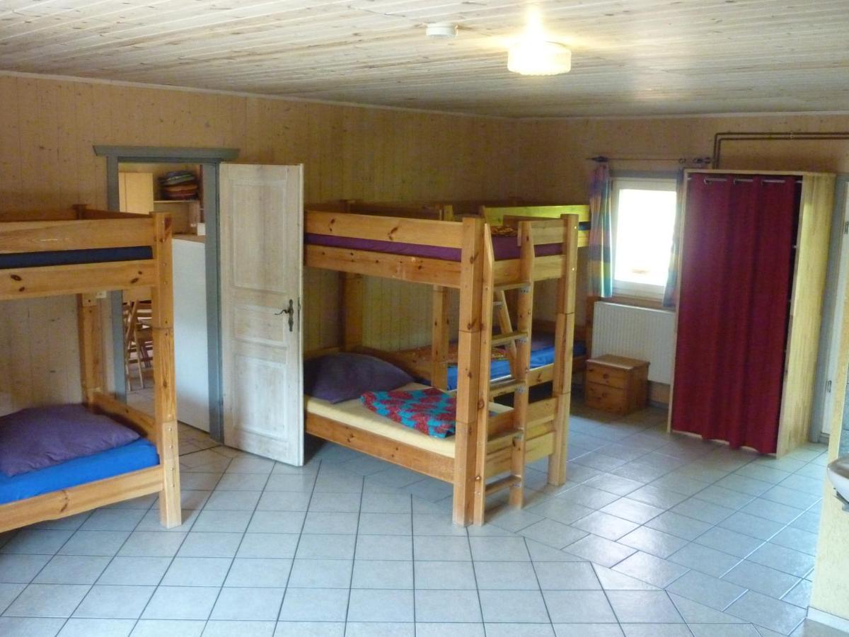 Gruppenbungalow-Waldhaus-Am Ferienpark 米罗 外观 照片