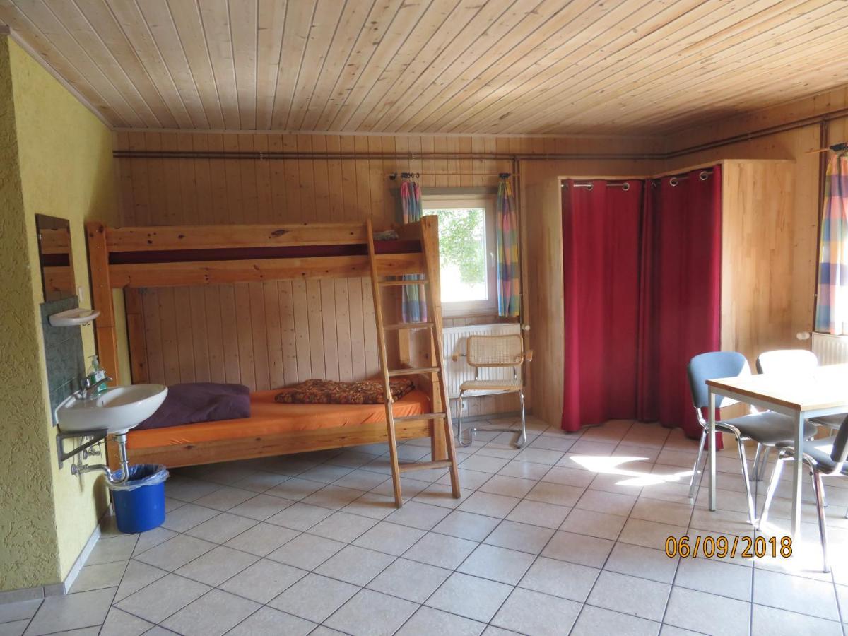 Gruppenbungalow-Waldhaus-Am Ferienpark 米罗 外观 照片